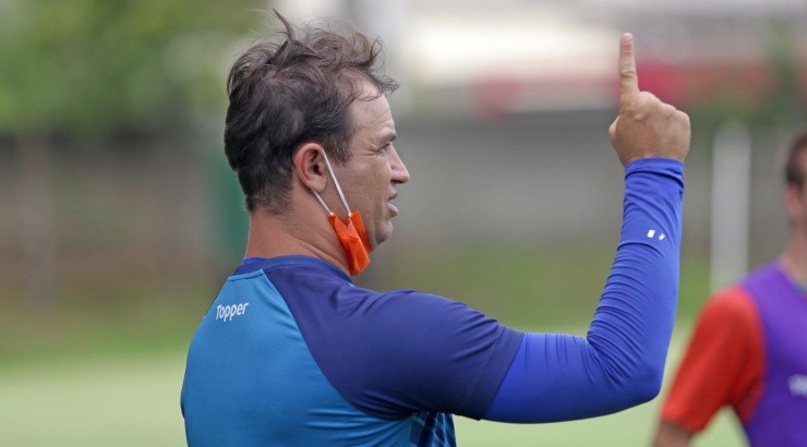 Treinador terá bonificações por metas atingidas - Thomaz Marostegan/Guarani FC.