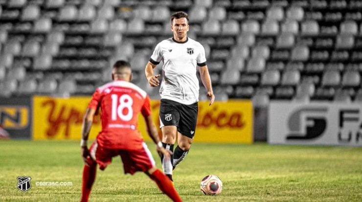 Eduardo Brock, zagueiro do Ceará que pode aparecer na Toca da Raposa – Foto: Stephan Eilert/cearasc.com