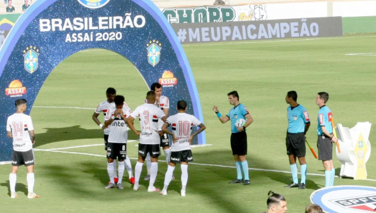 Goiás não entrou em campo contra o São Paulo em jogo da primeira rodada. (Foto: Carlos Costa/Futura Press/Folhapress)