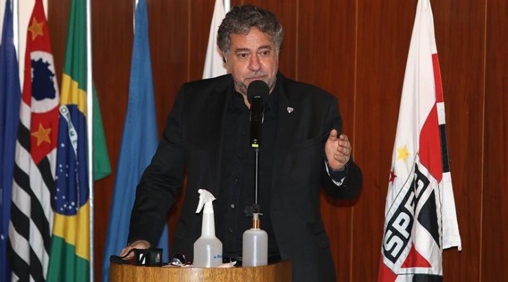 Casares: presidente quer diminuir gastos (Rubens Chiri / saopaulofc.net / Divulgação)