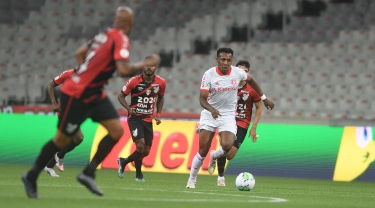 Resultado deixou o Colorado com 2 pontos de vantagem na liderança - Foto: Ricardo Duarte/Internacional.