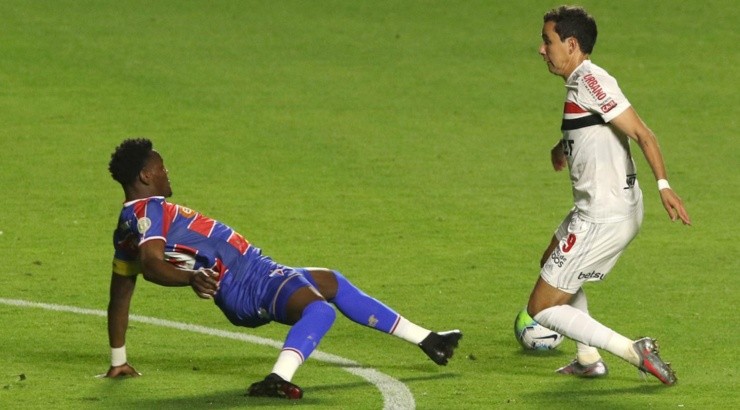 Pablo pode ganhar nova oportunidade -  Foto: Rubens Chiri/SPFC.