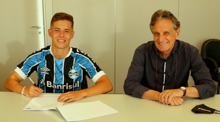 Pedro Lucas renovou contrato recentemente - Foto: Rodrigo Fatturi/Grêmio.