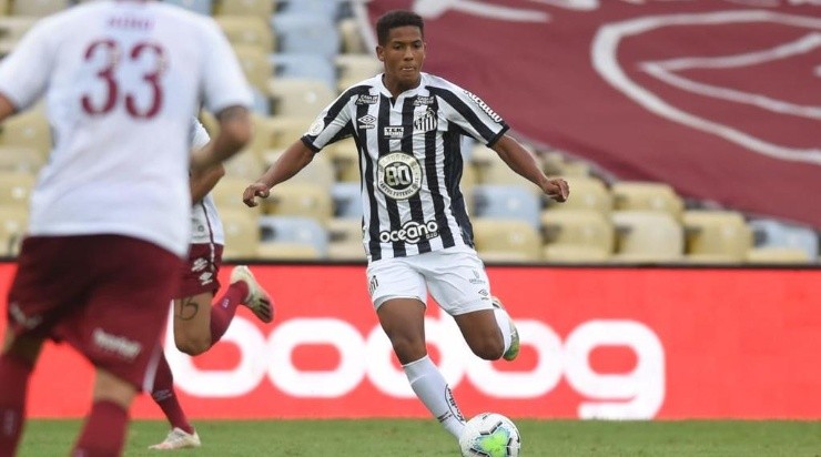 Ângelo Gabriel: em alta com a comissão técnica do Peixe (Foto: Ivan Storti/Santos FC/Divulgação)