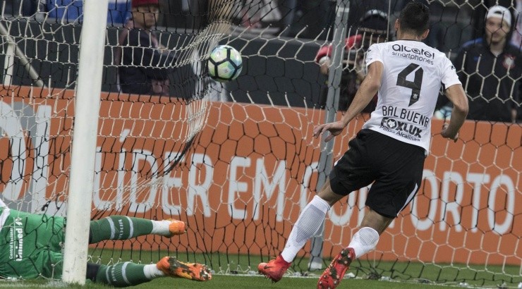 Zagueiro sempre é sondado no mercado de transferências - Foto: Daniel Augusto Jr/SCCP.