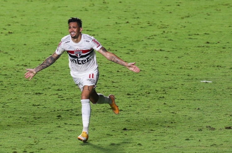 Luciano marcou o segundo gol do Tricolor na vitória de virada sobre o Grêmio. (Foto: Getty Images)