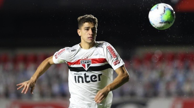Vitor Bueno é um dos desejos da diretoria - Foto: Divulgação/Flickr Oficial do São Paulo. Vitor Bueno é um dos desejos da diretoria - Foto: Divulgação/Flickr Oficial do São Paulo.