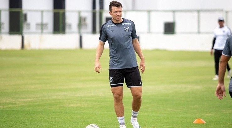 Brock vai ser a novidade da Raposa no setor defensivo - Foto: Felipe Santos/Ceará SC.