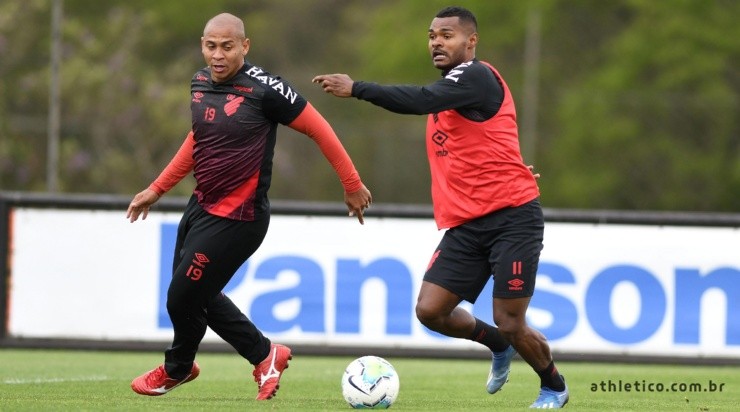 Walter: não foi procurado até o momento pela direção (Foto: Fabio Wosniak/Site Oficial do Athletico/Divulgação)