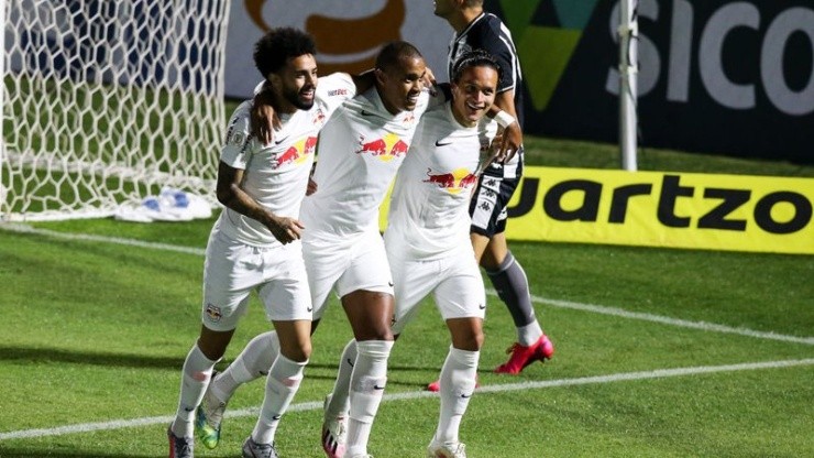 RB Bragantino em jogo pelo Campeonato Brasileiro. (Foto: Getty Images)
