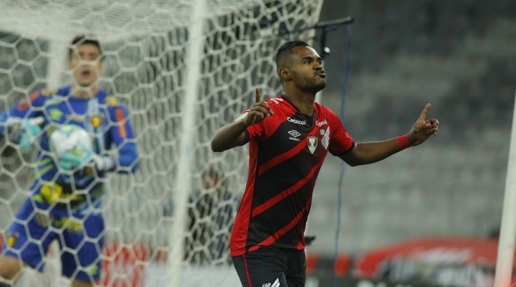 Nikão abriu o placar na partida - Foto: Divulgação/Athletico