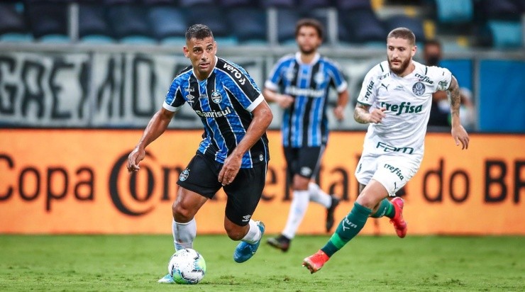 Na Arena: Grêmio de Diego Souza perdeu por 1x0 no primeiro jogo da final (Foto: Lucas Uebel/Flickr do Grêmio/Divulgação)