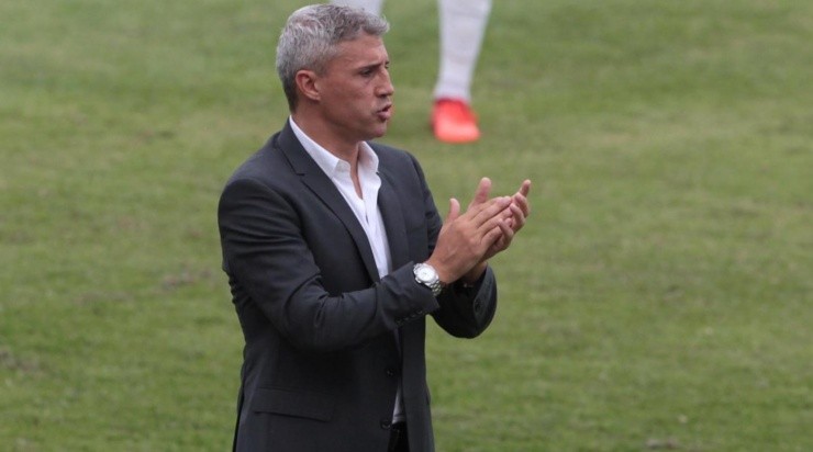 Crespo: satisfeito, mas na cobrança com jovens ( (Fotos: Rubens Chiri / saopaulofc.net / Divulgação)