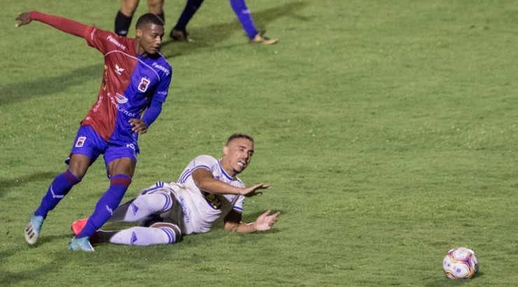 Pottker foi bastante criticado - Foto: Robson Mafra/AGIF.