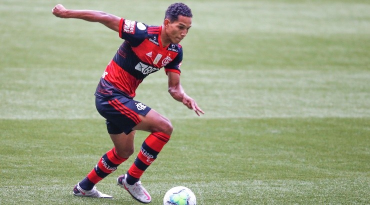 Lateral vai disputar a Série A pelo Cuiabá - Foto: Marcello Zambrana/AGIF.