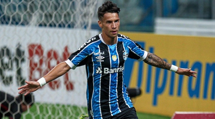 Ferreira pode ganhar a vaga de Alisson ou Pepê - Foto: Fernando Alves/AGIF.