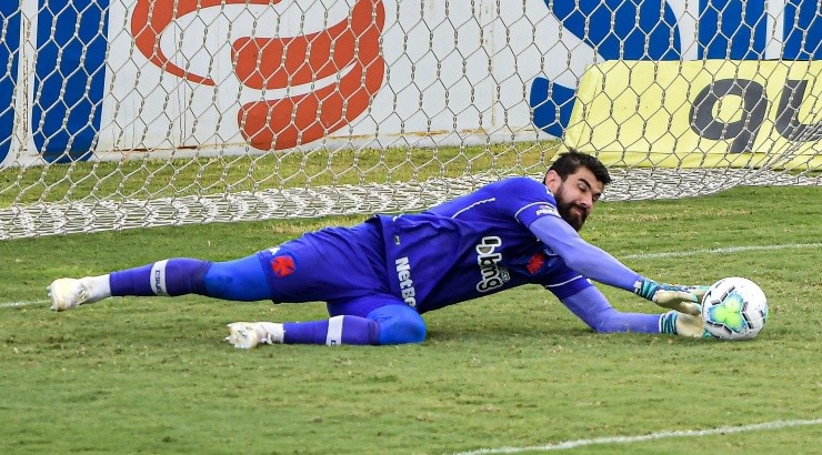 Goleiro vai atuar pelo Atlético-GO em 2021 - Foto: Thiago Ribeiro/AGIF.