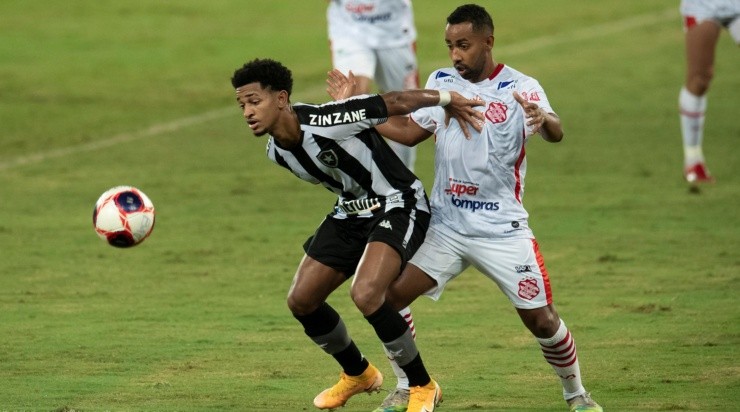 No Nilton Santos: Botafogo de Warley não saiu do empate com Bangu (Foto: Jorge Rodrigues/AGIF)