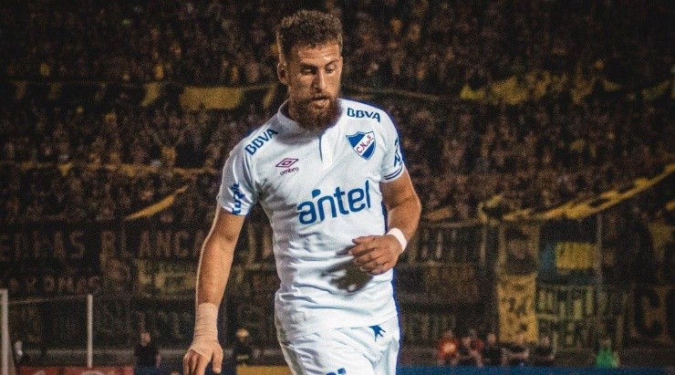 Corujo: pode ser o novo zagueiro do Inter (Foto: Marcos Arraspide/Nacional)