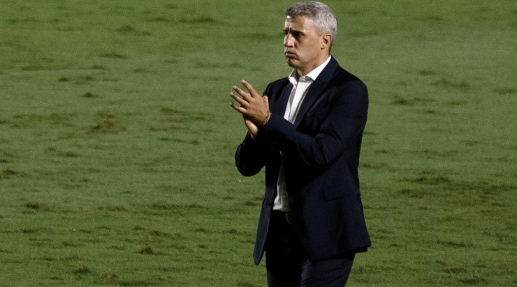 Crespo: segue pedindo reforços (Foto: Ettore Chiereguini/AGIF)