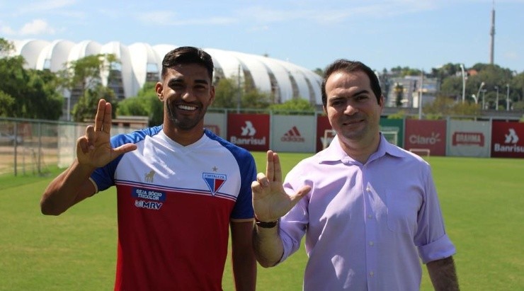 Isaque também está à disposição de Enderson Moreira. Foto: Bruno Oliveira