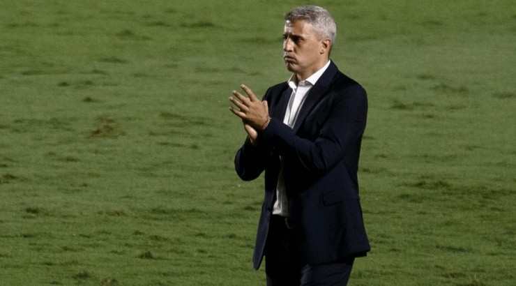 Crespo pediu a contratação de um novo zagueiro -  Foto: Ettore Chiereguini/AGIF.