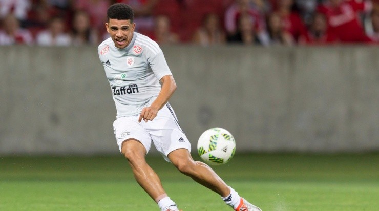 Contratação do jogador é prioridade no Inter -  Foto: Jeferson Guareze/AGIF.