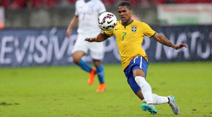 Romildo ainda não desistiu de Douglas Costa - Foto: Cristiano Andujar/AGIF. Romildo ainda não desistiu de Douglas Costa - Foto: Cristiano Andujar/AGIF.