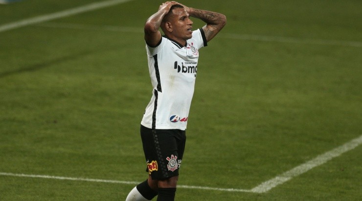 Rendimento do jogador vem sendo questionado pela Fiel - Foto: Ettore Chiereguini/AGIF. Rendimento do jogador vem sendo questionado pela Fiel - Foto: Ettore Chiereguini/AGIF.