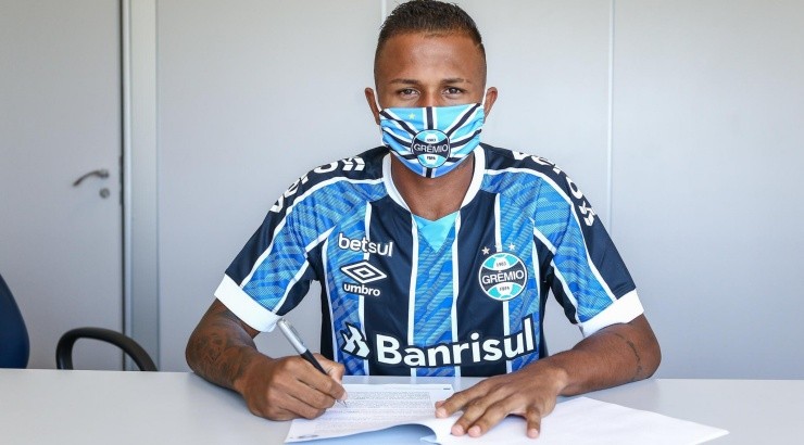 Léo Pereira está emprestado ao Tricolor - Foto: Lucas Uebel/Flickr Oficial do Grêmio/Divulgação.