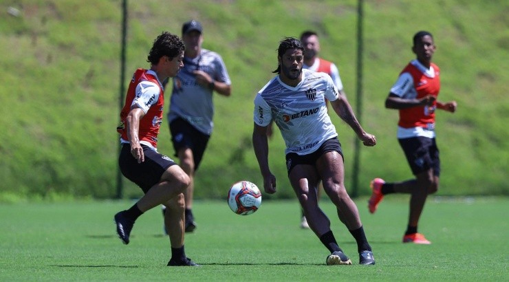 Galo se reforçou no mercado para bater de frente com os concorrentes - Foto: Pedro Souza/Flickr Oficial do Atlético/Divulgação.