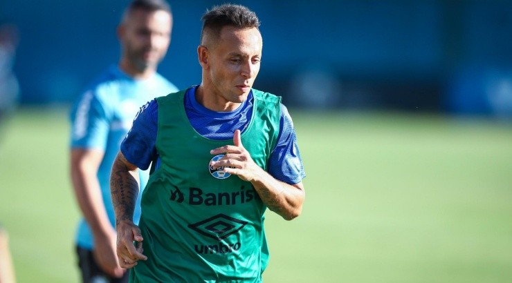 Rafinha já treinou com o elenco - Foto: Lucas Uebel/Flickr Oficial do Grêmio/Divulgação.