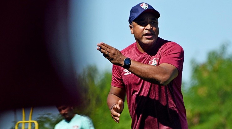 Roger Machado: aguarda reforços no Flu (FOTO: MAILSON SANTANA/FLICKR DO FLUMINENSE FC/DIVULGAÇÃO) Roger Machado: aguarda reforços no Flu (FOTO: MAILSON SANTANA/FLICKR DO FLUMINENSE FC/DIVULGAÇÃO)