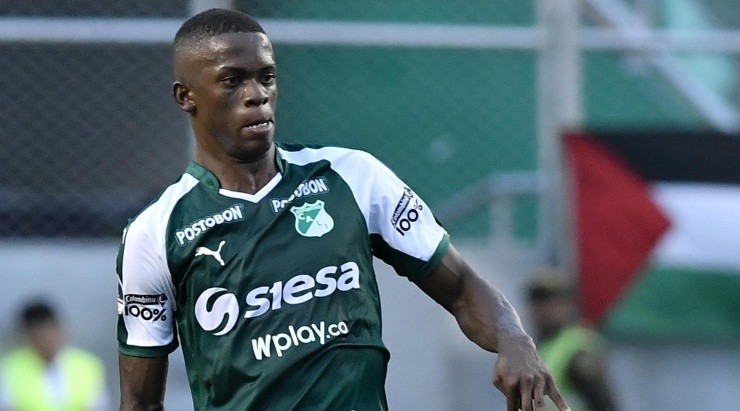 Andrés Colorado: não deve ser contratado pelo Inter (Foto: Getty Images)