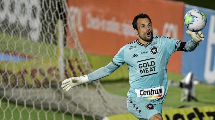 Cavalieri tem futuro incerto no Botafogo. Foto:Thiago Ribeiro/AGIF