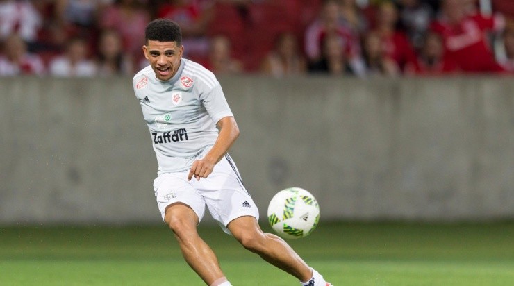 Retorno de Taison se aproxima cada vez mais - Foto: Jeferson Guareze/AGIF.