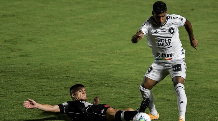 Rhuan: fora dos planos (Foto: Thiago Ribeiro/AGIF)