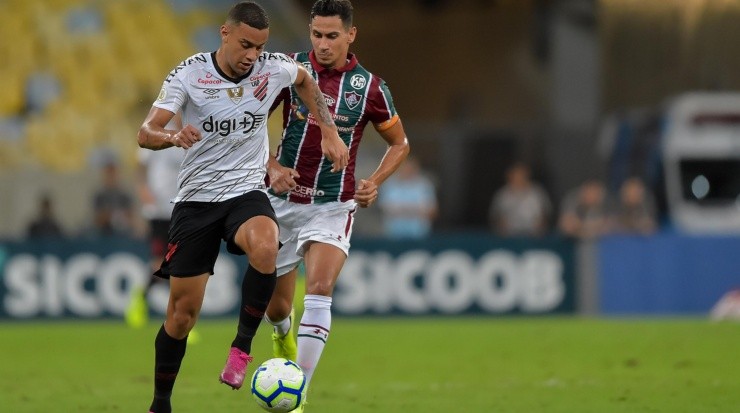 Thonny Anderson: retorno complicado ao Athletico (Foto: Thiago Ribeiro/AGIF)