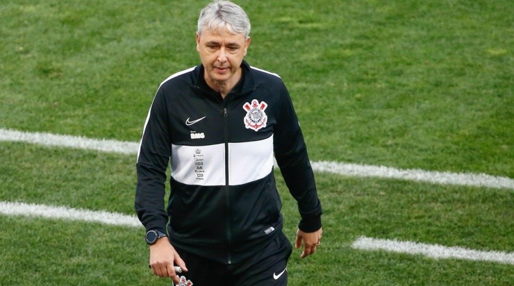 Tiago Nunes: agrada ao Leão (Foto: Marcello Zambrana/AGIF)