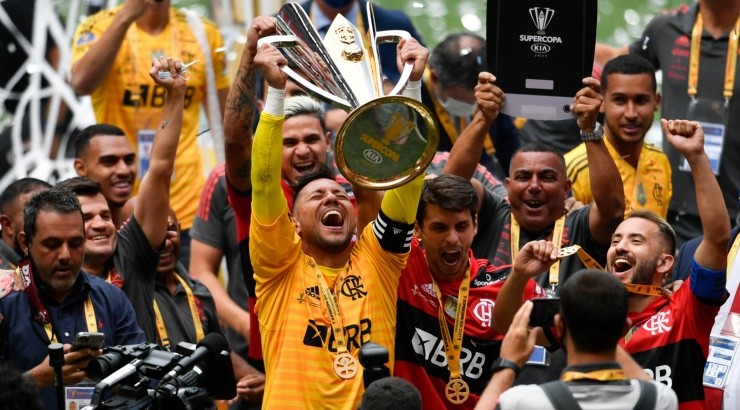 Goleiro foi muito importante na conquista - Foto: Mateus Bonomi/AGIF.