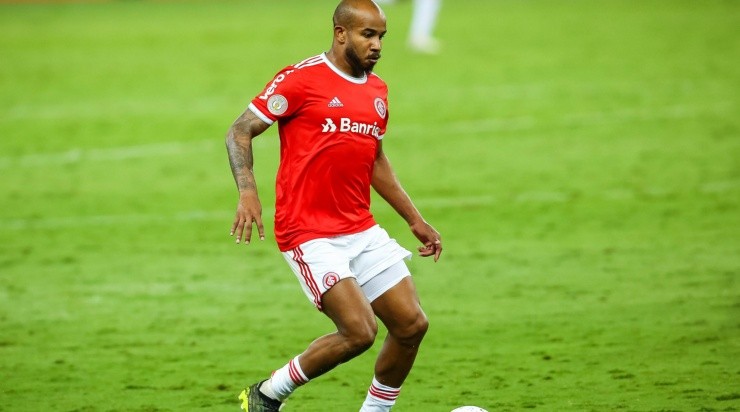 Patrick: boas temporadas pelo Inter nos últimos anos (Foto: Pedro H. Tesch/AGIF)