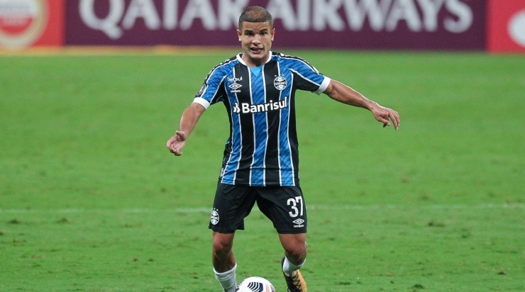 Felipe: deve ser emprestado (Foto: Fernando Alves/AGIF)