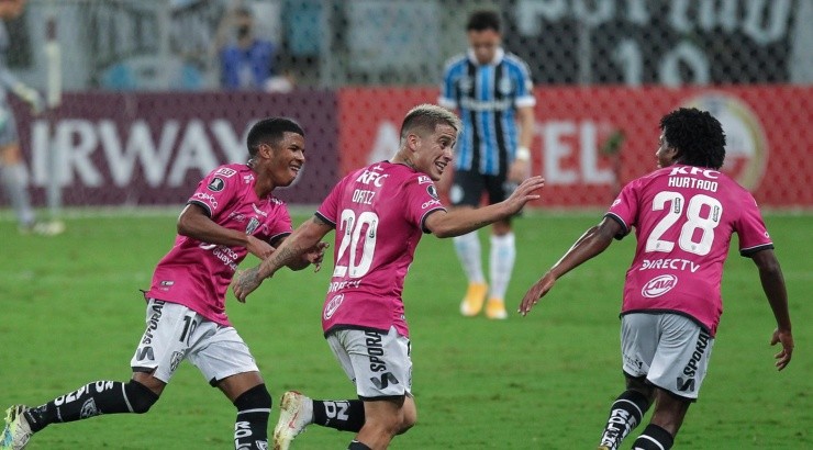 Adversário levou a melhor nos 180 minutos - Foto: Fernando Alves/AGIF.