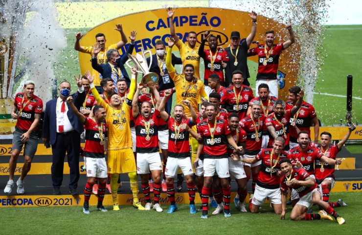Flamengo faturou a Supercopa do Brasil ao vencer o Palmeiras. (Foto: Buda Mendes/Getty Images)