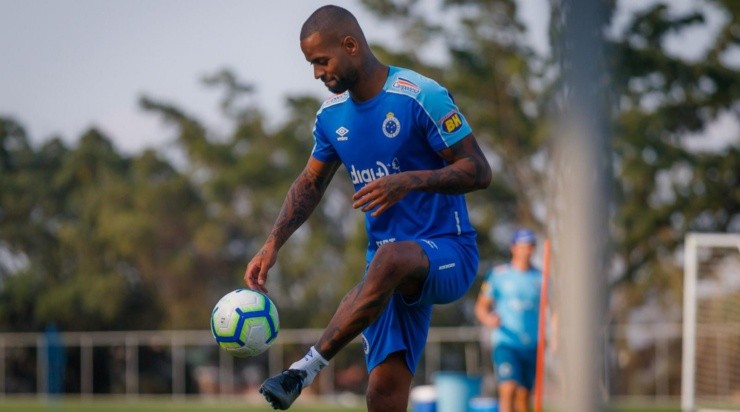 Dedé: livre no mercado da bola (Foto: Vinnicius Silva/Flickr do Cruzeiro/Divulgação) Dedé: livre no mercado da bola (Foto: Vinnicius Silva/Flickr do Cruzeiro/Divulgação)