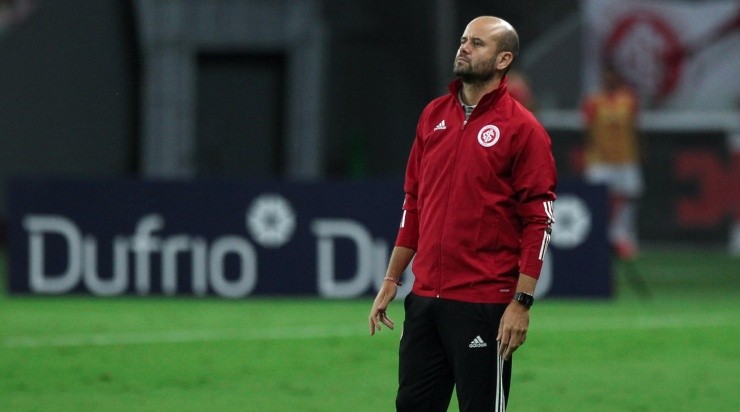 Miguel Ángel Ramírez é o técnico do Colorado (Foto: Fernando Alves/AGIF)
