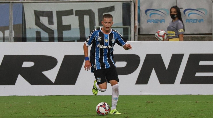 Pedro Lucas deve voltar a ser relacionado - Foto: Maxi Franzoi/AGIF.