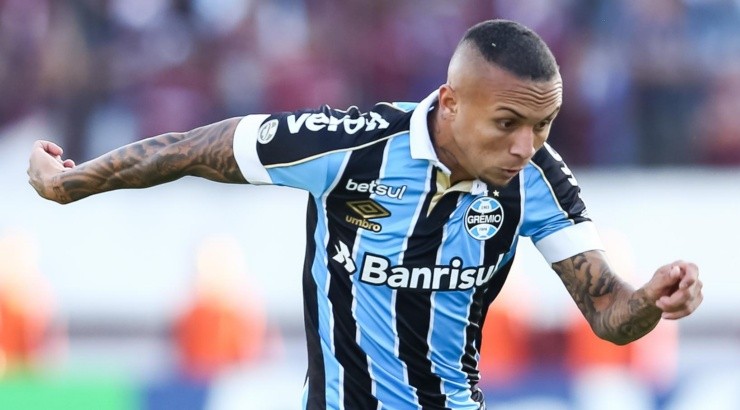 Cebolinha teve ótima fase no Grêmio - Foto: Pedro H. Tesch/AGIF.