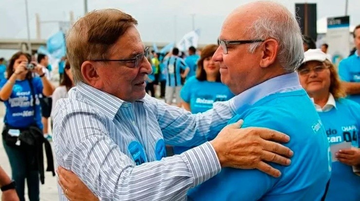 Fábio Koff e Romildo Bolzan: atual presidente garante que cumprirá promessa (Foto: Lucas Uebel/Grêmio/Divulgação)