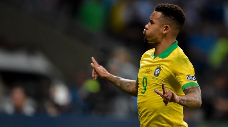 Atacante coleciona passagens pela Seleção - Foto: Thiago Ribeiro/AGIF.